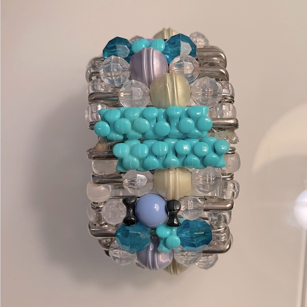 Women’s Safety Pin Beaded Bracelets - Picture 9 of 14